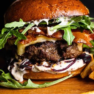 Burger CheesBurger BBQ w zestawie