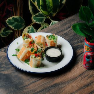 ROLLOS Z BOCZNIAKIEM CHIPOTLE