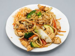 Makaron Udon z kurczakiem 