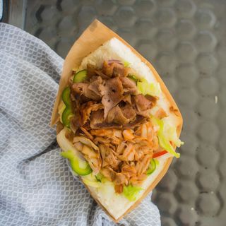 Kebab w bułce tylko mięso