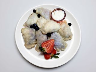 Babcine pierogi z jagodami - 8 szt