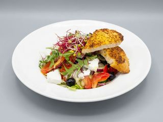 Sałatka Grecka z sosem vinaigrette