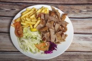 Kebab na talerzu duży