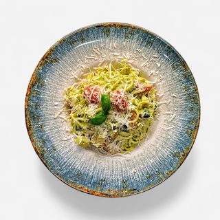 Spaghetti z kremowym pesto i kurczakiem