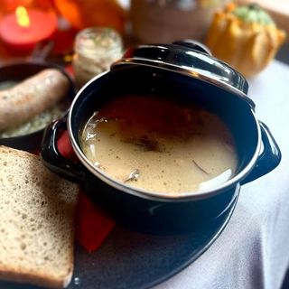 Żurek na swojskim zakwasie z jajkiem