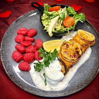 ŁOsoś w sosie miętowym