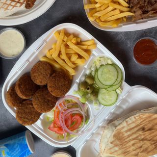Talerz Falafel