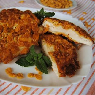 Kotlet drobiowy w płatkach kukurydzianych + zupa dnia