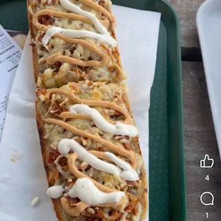 Zapiekanka z mięsem z kebaba 