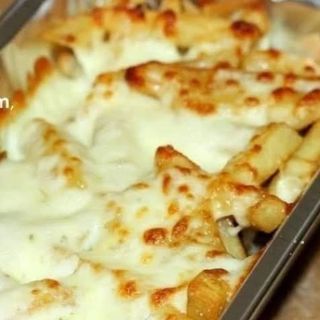 Frytki z salami i serem