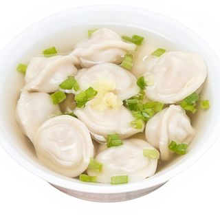 Rosół drobiowy z pielmieniami