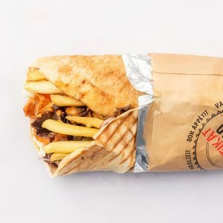 Ciasto małe + frytki ( w środku)