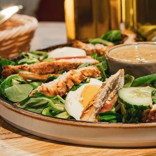 SAŁATKA Z KURCZAKIEM