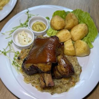 GOLONKA WIEPRZOWA W PIWIE