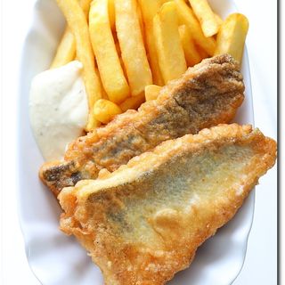 Rosół ,dorsz,frytki ,surówka