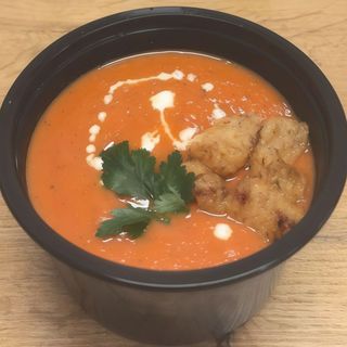 Krem z pomidorów z czosnkiem i bazylią