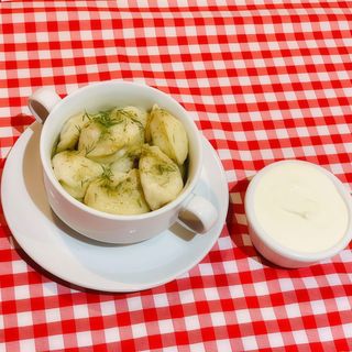 Pielmieni domowe ze śmietaną