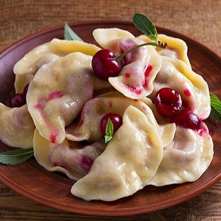 Pierogi z wiśniami