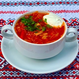 Barszcz czerwony z mięsem