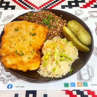 Kotlet z kurczaka z kaszą gryczaną i kiszonkami 430g