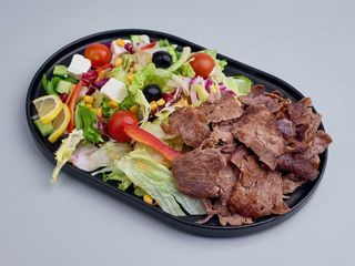 Sałatka kebab z wołowiną