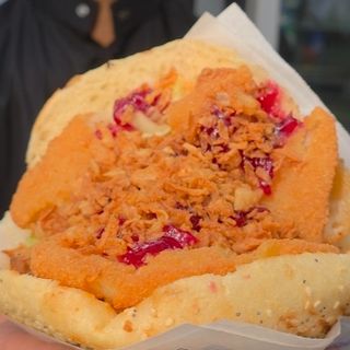 Bułka drwala świeżo wypiekana na miejscu