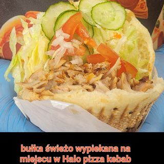 Bulka wypiekane na miejscu z karkówką 