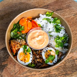 Bowl z kurczakiem BBQ