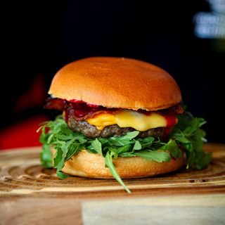 Burger miesiąca Blue Cherry