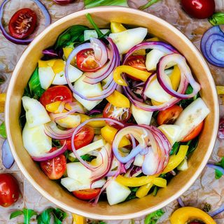 Sałatka ze świeżych warzyw