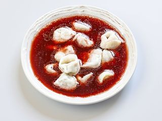 barszcz czerwony z uszkami