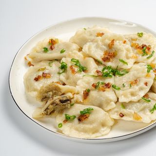 Pierogi z kapustą (kiszoną) i grzybami 12 szt.