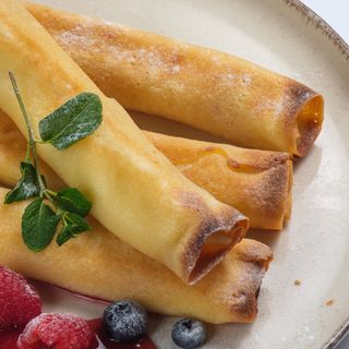 naleśniki z jabłkami i cynamonem