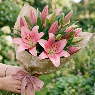 Bukiet pachnących różowych Lilii