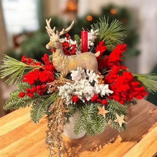 Świąteczny stroik z jeleniem