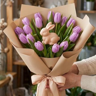 Bukiet wielkanocny lawendowych tulipanów