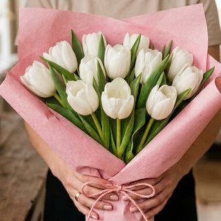 Bukiet 11 białych tulipanów