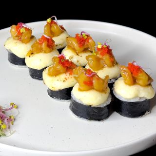 Roll z grillowanymi krewetkami