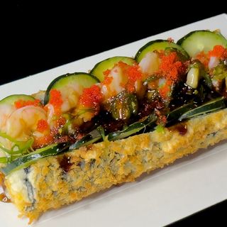 Roll-dog z krewetką i kawiorem