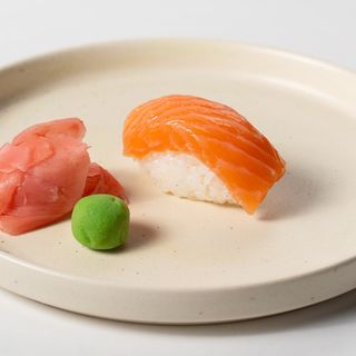 Nigiri z łososiem 1 szt KG