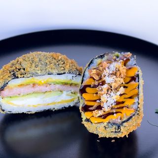 Sushi-burger tuna tempura