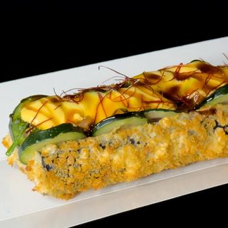 Roll-dog z łososiem 