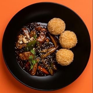 Kurczak teriyaki z ryżowymi kulkami