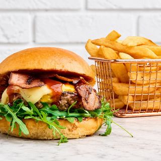 BBQ Double Cheeseburger+ Frytki