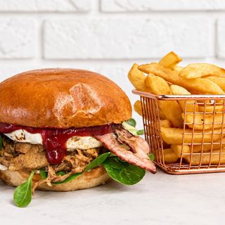 Pulled Pork z żurawiną + Frytki