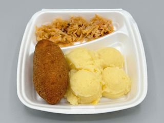 Kotlet po kijowsku z ziemniakami 