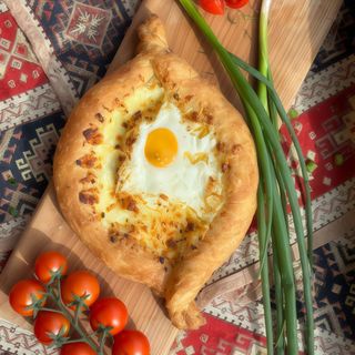 Chaczapuri Adżarskie jajko, ser