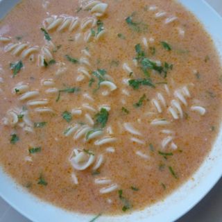 Zupa pomidorowa z makaronem