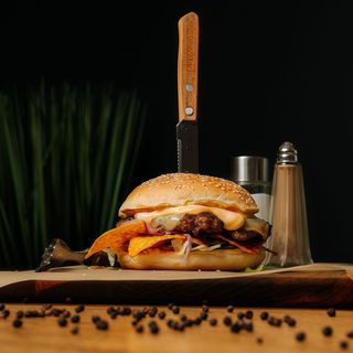 NACHOS BURGER