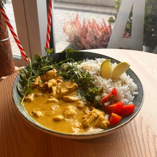 Kurczak/Tofu w kremowym sosie curry
